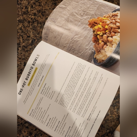 The Ultimate Vegan Cookbook for the Instapot - Picture 6 of 6